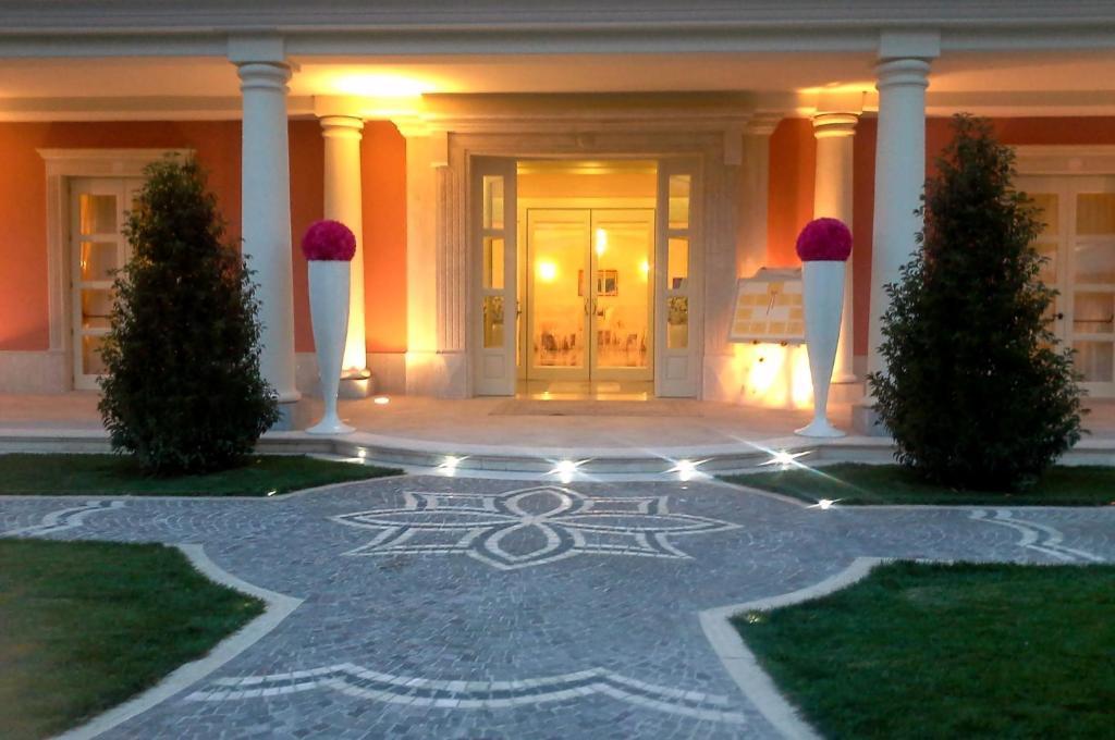 Regina Di Saba - Hotel Villa Per Ricevimenti Grottaminarda Kültér fotó