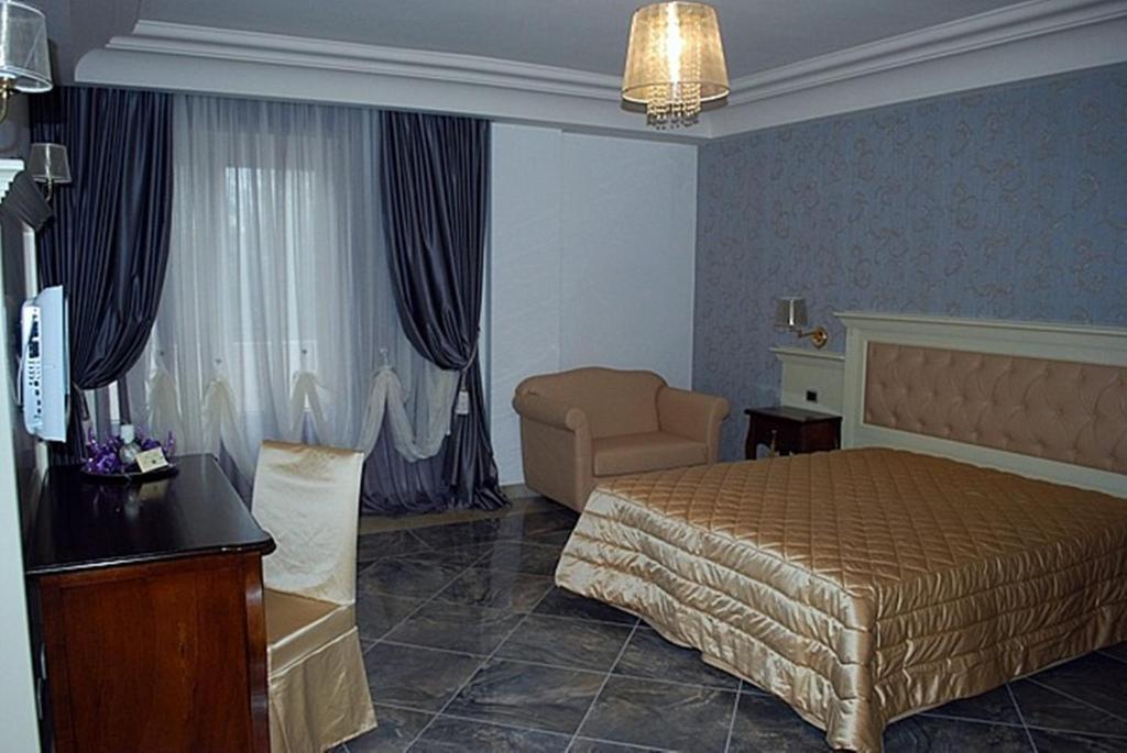 Regina Di Saba - Hotel Villa Per Ricevimenti Grottaminarda Szoba fotó